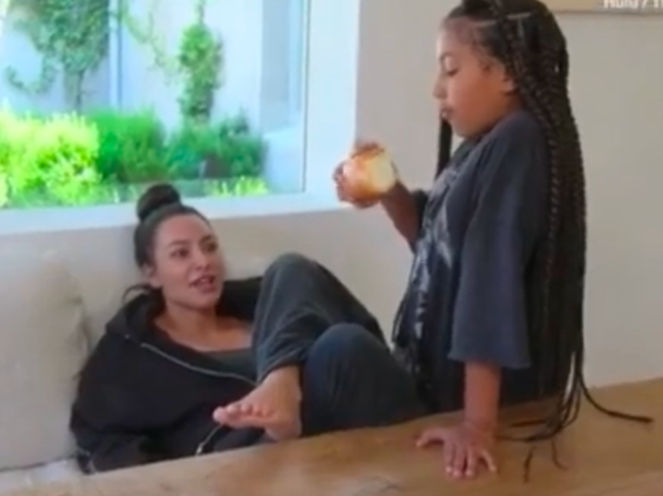Ljudi u čudu šta djevojčica jede: Internetom se širi snimak Nort Vest i Kim Kardašijan (VIDEO)