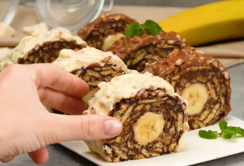 KEKS ROLAT SA ČOKOLADOM, KIKIRIKIJEM I BANANOM Potpuni hit na svakoj slavskoj trpezi 