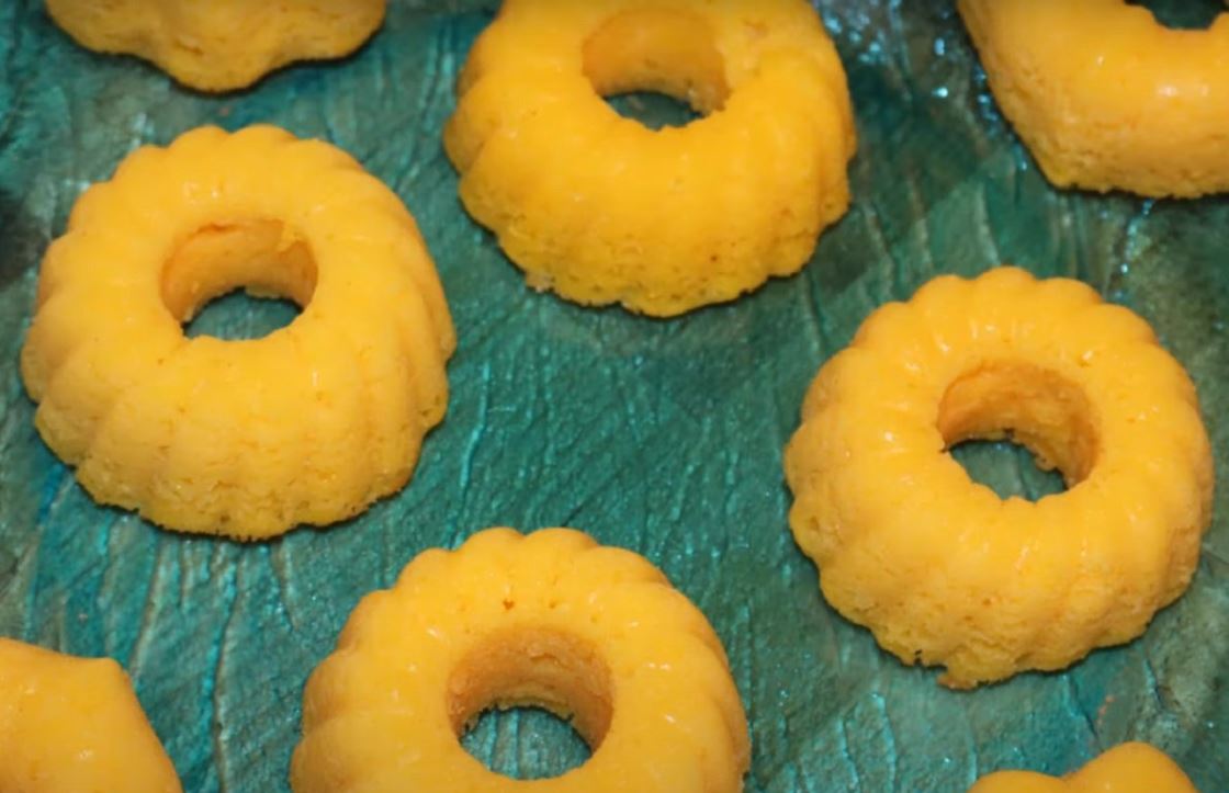 SEZONSKA POSLASTICA Mini kuglofi od mandarina