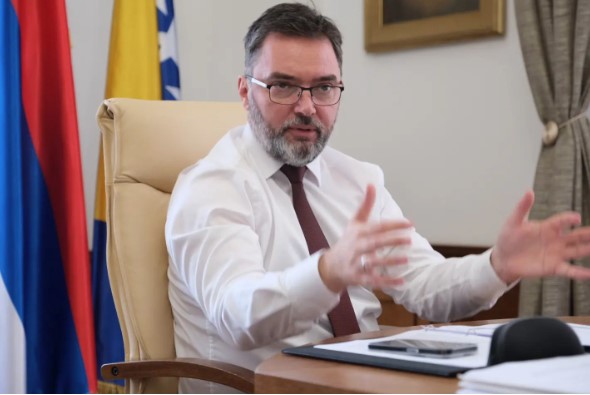 Košarac oštro o "Trojki": Vi ste obični politički lupeži, sjecikese i sitne varalice
