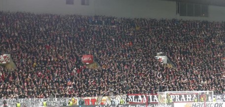 DOŽIVJELI NOVU SRAMOTU Navijači Rome ponovo ostali bez zastava (FOTO)