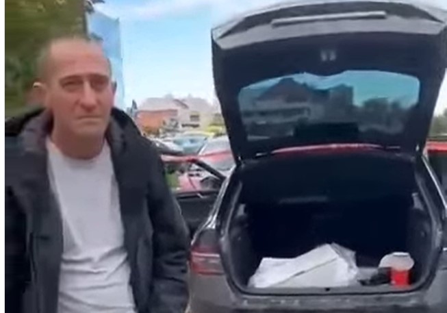Sa gradilišta u Vukovaru otjerani radnici iz Srbije zbog amblema sa srpskom zastavom (VIDEO)