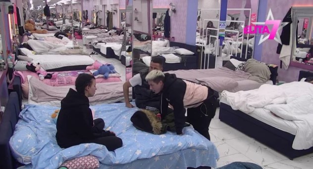 KUKA I PREKLINJE, ALI UZALUD Anita očajnički traži drugu šansu, spremna da se odrekne majke (VIDEO)