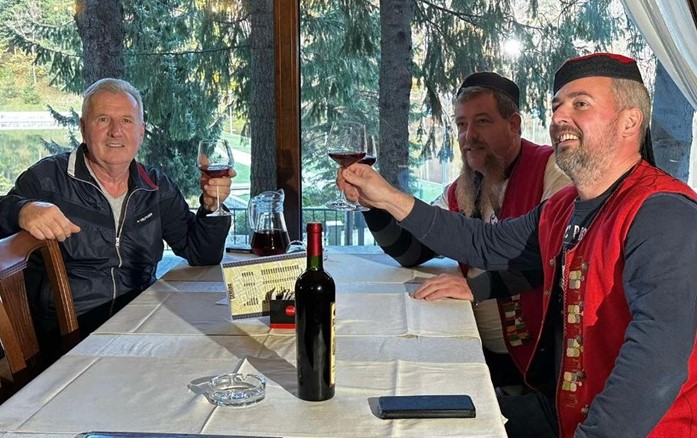 PRIČA KOJA TOPI SRCA Gajo Radmilović iz Knina pronašao porodicu koja ih je primila 1995. godine (FOTO)