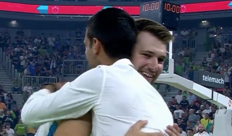 SVI NAVIJAMO ZA SRBINA Legendarni košarkaš bodri Novaka Đokovića (FOTO)