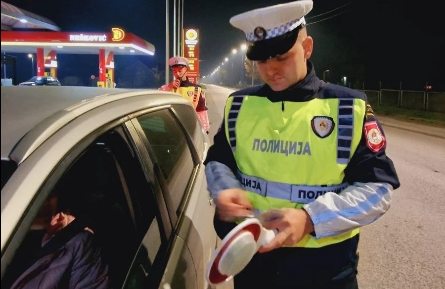 "VOLJAN SAM VAS POČASTITI I DA IDEM KUĆI" Banjalučanin odbio alkotest: Nudio 100 KM mita, pa kažnjen sa dvije hiljade