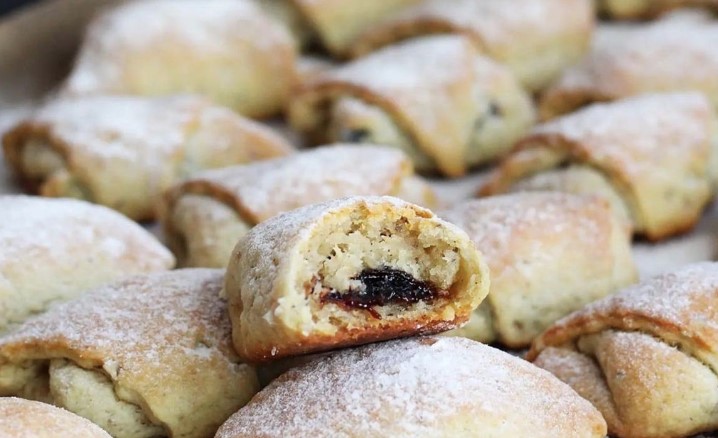 VRAĆANJE U DJETINJSTVO Kiflice sa pekmezom