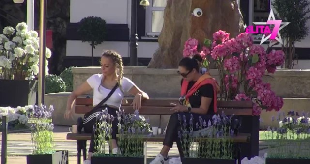 KAD MI JE STALO NE GLEDAM DRUGE I NE ZANIMAJU ME Lejdi pokisla nakon što je dobila korpu od Munjeza zbog Stefani, otkrila da je prvo pokušao od nje da dobije poljubac! (VIDEO)