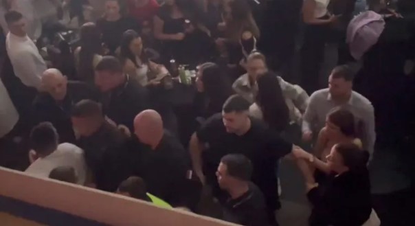 Žestoka tuča na Prijovićkinom koncertu, a onda je uslijedila vjeridba (VIDEO)