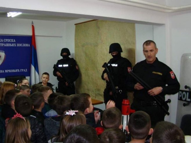 PONOS MRKONJIĆ GRADA I SRPSKE Upoznajte policajca koji je u službi 28 godina, a biciklom je stigao čak i do Hilandara