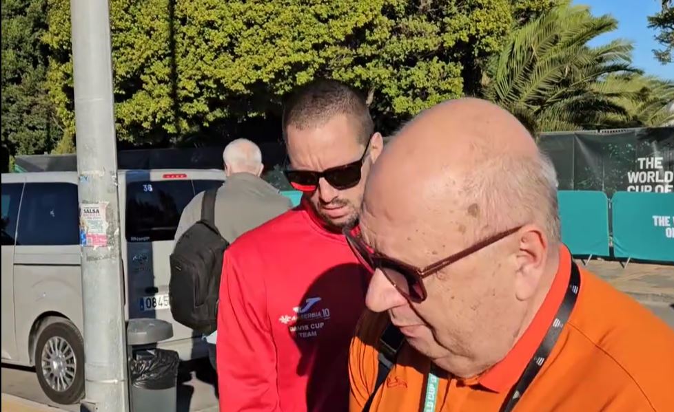 MARŠ NA DRINU ODJEKUJE SVLAČIONICOM TENISERA SRBIJE Novak i ekipa imaju novu pjesmu za pripremu (VIDEO)