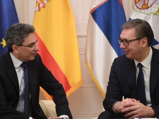 Vučić primio u oproštajnu posjetu ambasadora Španije Raula Bartolomea Molinu