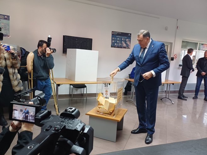 Dodik glasao u Generalnom konzulatu Srbije