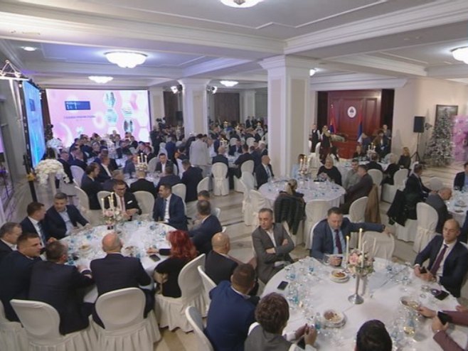 POZOVITE 1411 Počelo donatorsko veče "S ljubavlju hrabrim srcima" (VIDEO)