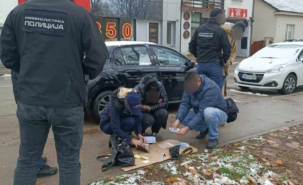 AKCIJA POLICIJE U PORESKOJ UPRAVI Otkrivena imena uhapšenih službenika