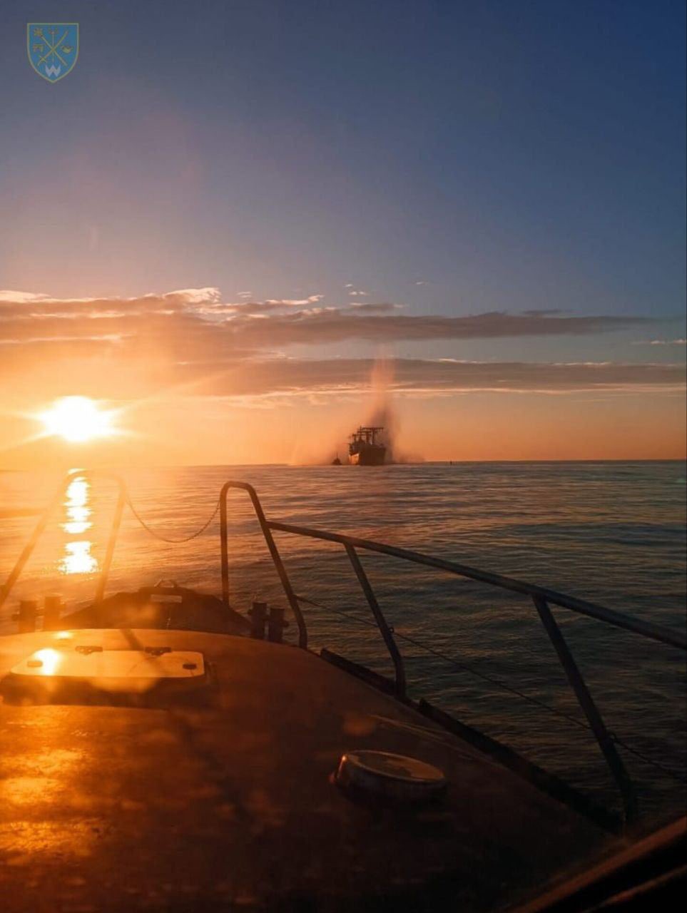 DRAMA NA CRNOM MORU Panamski teretni brod naletio na minu (FOTO)