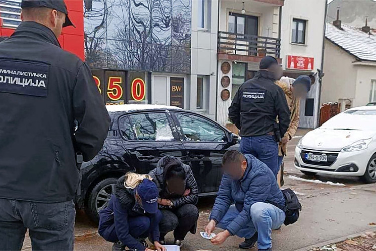 UZELI 5.000 KM MITA OD VLASNIKA SALONA LJEPOTE Potvrđena optužnica protiv inspektora Poreske uprave RS