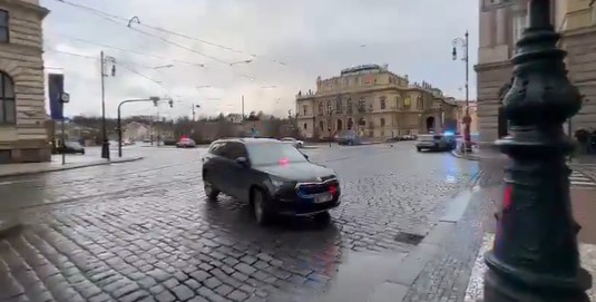 Ispovijest studenta koji je preživio masakr u Pragu: Zatvorili smo se u učionicu i molili se da ne uđe
