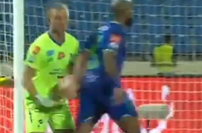 ŠTA SE DESILO Pogledajte jedan od najbizarnijih penala ikada (VIDEO)