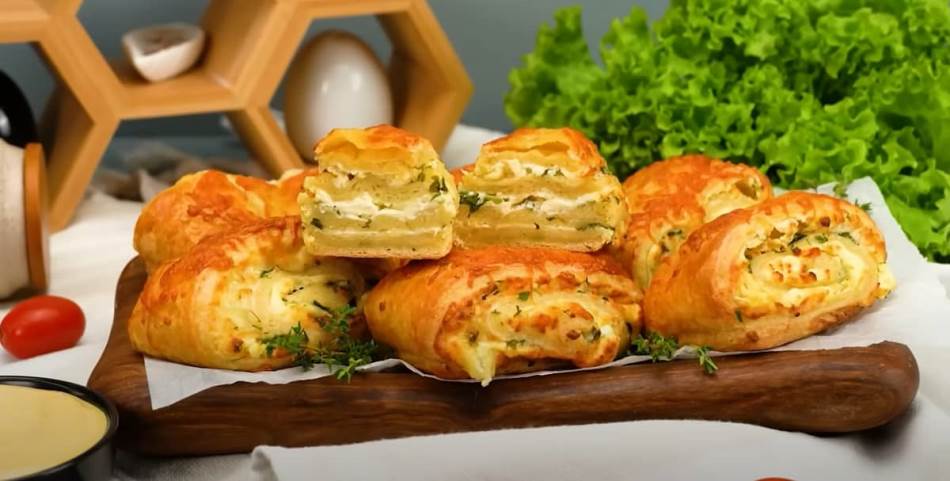 ROLNICE OD LISNATOG TIJESTA SA 4 VRSTE SIRA Vrhunsko predjelo koje najbolje ide uz pikantni sos