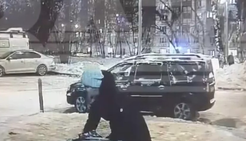 STRAVIČAN INCIDENT Prozor pao sa 21. sprata na majku i dijete (VIDEO)