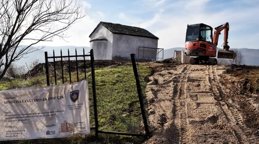 OTIMAČINA SVETINJA Priština crkvu SPC proglasila katoličkom i započela obnovu