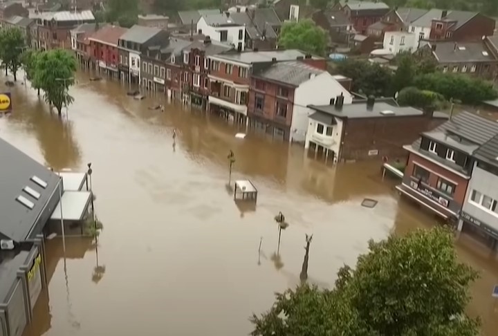 Ogromne poplave pogodile Holandiju, uvedeno stanje pripravnosti