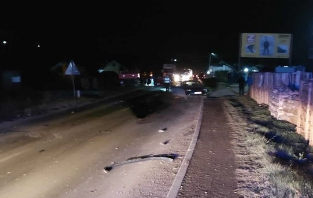 TEŠKA SAOBRAĆAJNA NESREĆA NA BH. PUTEVIMA U sudaru tri vozila povrijeđeno osam osoba