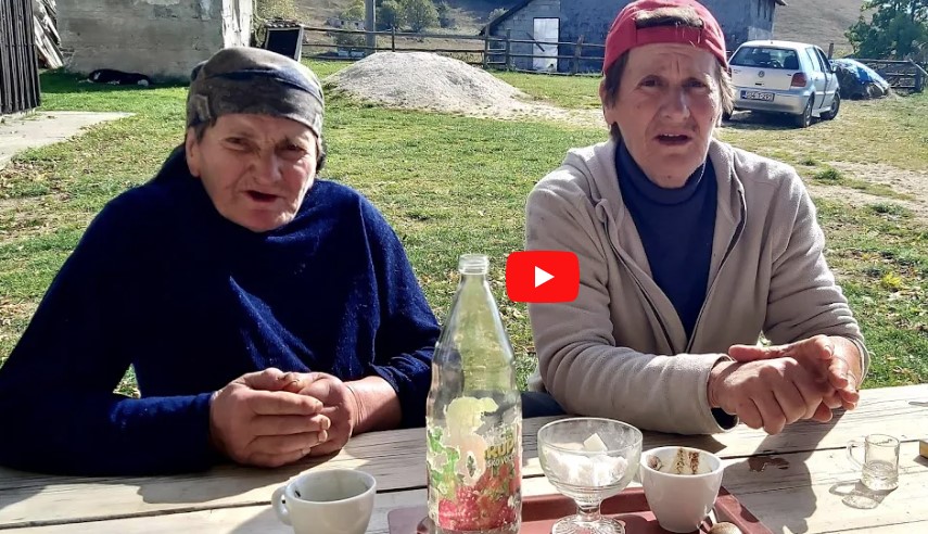 SESTRE ŽIVE KAO DVA VUKA SAMOTNJAKA POD KUPRESOM Sofa i Joka rade bolje nego ijedno muško (VIDEO)