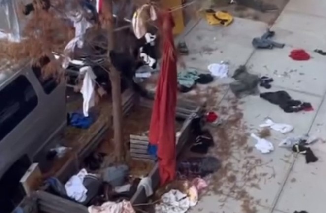 Zatekla dečka s ljubavnicom pa napravila haos, policija stajala na bezbjednoj udaljenosti (VIDEO)