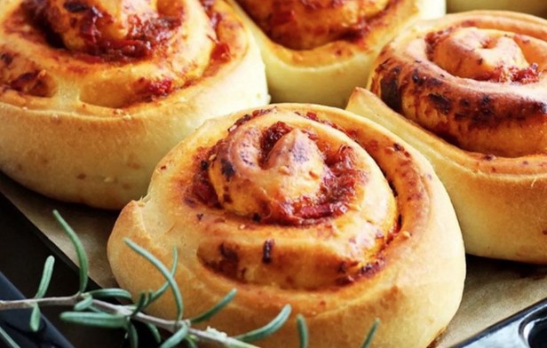 SVI ĆE VAS PITATI ZA RECEPT Posni pužići sa ajvarom