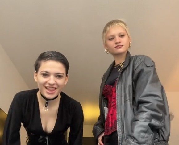 Dvije sestre ujedinjene nakon 19 godina i to sve zahvaljujući TikTok-u (VIDEO)