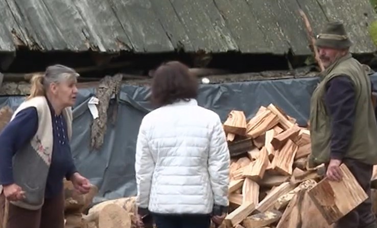 OKO NJIH VIŠE MEDVJEDA NEGO LJUDI Petra i Gostimir Pavlović posljednji su žitelji Gornjih Ugodnovića na obroncima Vučje planine (VIDEO)