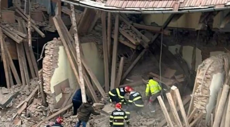Obrušio se dio škole u Rumuniji: Djeca zaglavljena u ruševinama (VIDEO)
