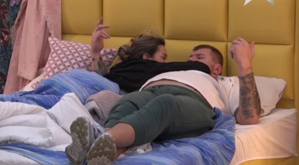 ZVONE SVADBENA ZVONA Janjuš priznao Aneli da bi je sada oženio ali ga koči jedno, ona pokušala da ga uvjeri u svoja osjećanja: Želim sve to! (VIDEO)