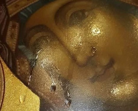 Zaplakala ikona presvete Bogorodice: Kakvu simboliku krije ovaj fenomen? (FOTO)