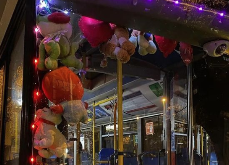 LJUDI U NEVJERICI Ovaj autobus javnog prevoza je hit