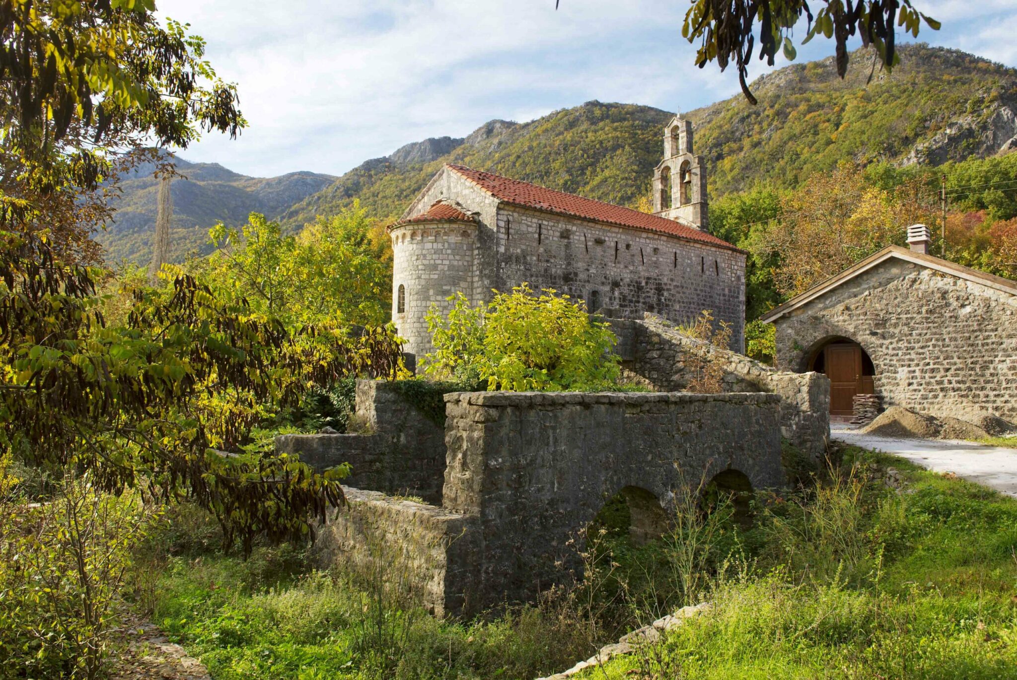 Poznat uzrok požara manastirskog konaka u Donjim Brčelima