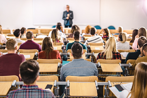 Vic dana: Kako studenti biraju između kafe i predavanja?