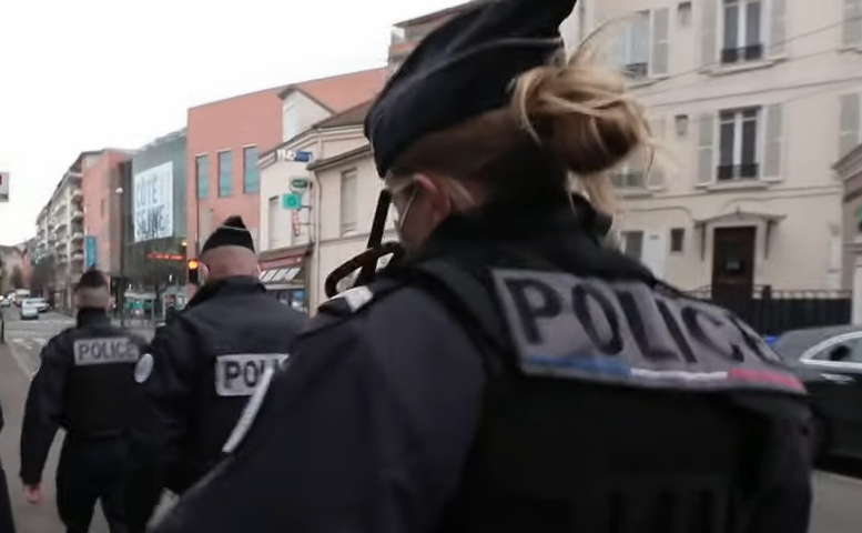 NAPLATILA POLA MILIONA DOLARA Policajka zbog orgijanja dobila otkaz
