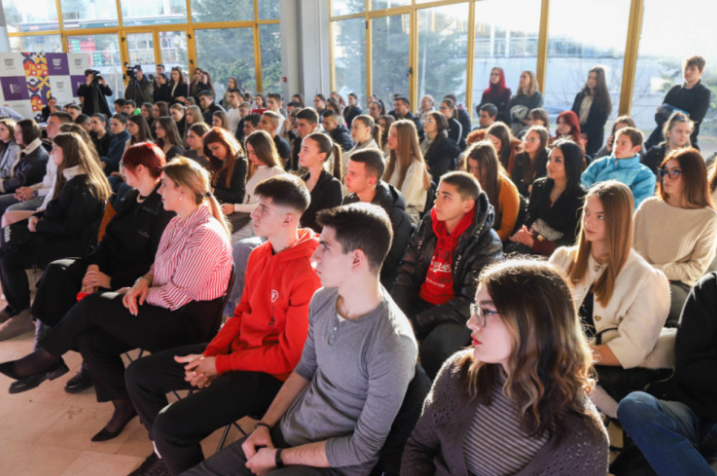 PODRŠKA MLADIM Gradske stipendije za 1.351 srednjoškolca