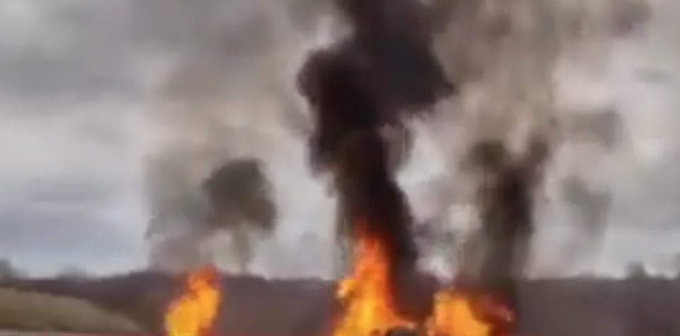 (VIDEO) Vatrena stihija progutala vozilo na autoputu "9. januar"