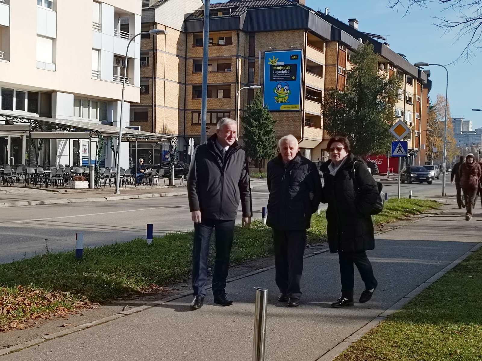 U PRATNJI RODITELJA Borenović glasao u Generalnom konzulatu Srbije u Banjaluci: To je naša matica, svi koji imamo pravo glasa treba da ga iskoristimo
