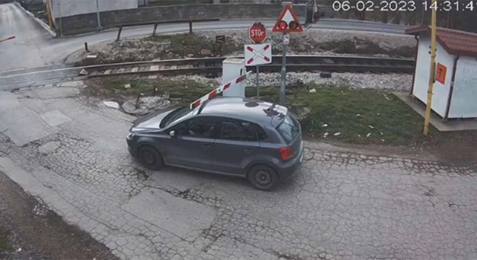 Na putnim prelazima 34 vanredna događaja: Jedna osoba poginula, šteta veća od 7.000 KM