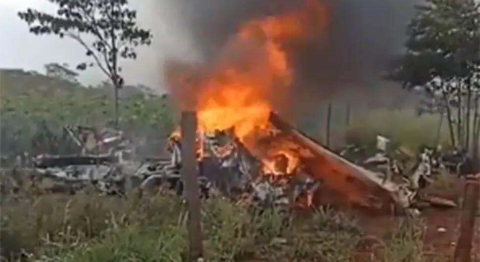 Srušio se avion s političarima - četvoro mrtvih (VIDEO)