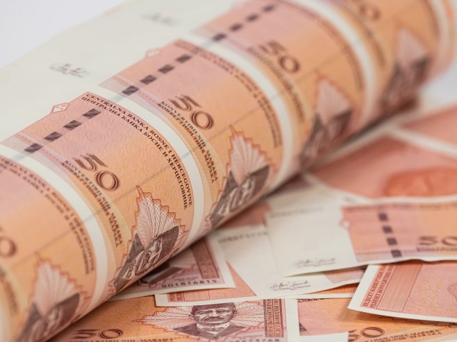JEDNI 'LADUJU, DRUGI GLADUJU Evo kolika je prosječna plata za februar u Srpskoj
