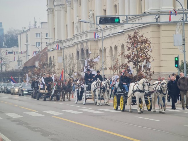 Proslava Badnjeg dana u Banjaluci uoči najradosnijeg hrišćanskog praznika (FOTO)