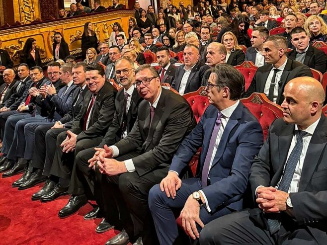 Svetosavska akademija u Skoplju: Prisustvuju Vučić i Stevandić (FOTO)