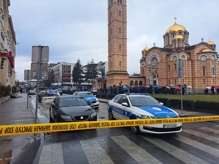 ЕVAKUISANI ZAPOSLENI Dojava o bombi u Gradskoj upravi Banjaluka