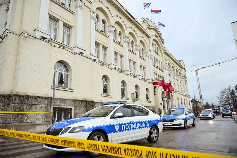 Oglasili se iz policije: Potvrđena prijava o bombi u Gradskoj upravi